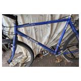 G - Trek 830 Mountain Track Bicycle with Rear Rack