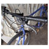 G - Trek 830 Mountain Track Bicycle with Rear Rack