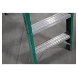 Keller 6 Ft Fiberglass Step Ladder, Type II, 225 Lb Load Rating