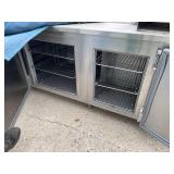 Wasserstrom Cold Prep Table With Decorative Glass Dividider