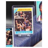 (200) Plus Assorted Vintage 1975 - 76 Topps Basketball Cards