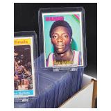 (200) Plus Assorted Vintage 1975 - 76 Topps Basketball Cards