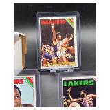 (200) Plus Assorted Vintage 1975 - 76 Topps Basketball Cards