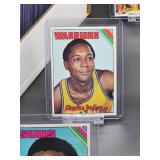 (200) Plus Assorted Vintage 1975 - 76 Topps Basketball Cards