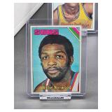 (200) Plus Assorted Vintage 1975 - 76 Topps Basketball Cards