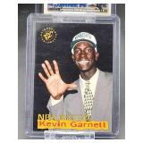 (12) Assorted Minnesota Timberwolves HOF Great "Kevin Garnett" NBA Basketball Cards