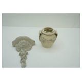 Resin Beige Wall Shelves; Vintage/Antique Style Ceramic Urn or Planter