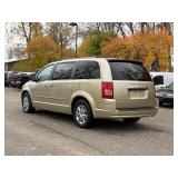 2010 CHRYSLER TOWN AND COUNTRY LIMITED *2 Owner* (NO RESERVE)