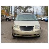 2010 CHRYSLER TOWN AND COUNTRY LIMITED *2 Owner* (NO RESERVE)