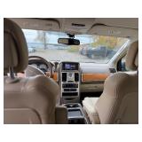 2010 CHRYSLER TOWN AND COUNTRY LIMITED *2 Owner* (NO RESERVE)