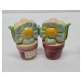 Nice Vintage SHAWNEE Pottery Creamer & Salt / Pepper Shakers