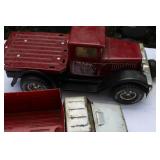 8 Mid Century Metal Toys Tonka Ertl etc Vintage Farm & Construction Toy Vehicle Lot – Mixed Metal & Plastic