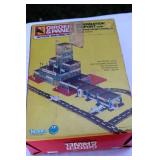 1977 Kenner Girder & Panel International Airport – 325 Piece Set