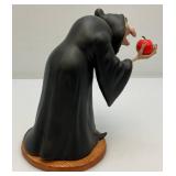 Est. 195.00 - $300.00 Disneys WDCC (SNOW WHITE AND THE SEVEN DWARFS) Witch  "Take The Apple Dearie" Figurine In Original Box With COA