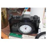 Assorted Office Décor