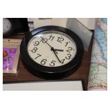 Assorted Office Décor