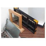 Assorted Office Décor