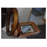 Picture Frames - Oval Frame with Curved Glass