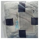 BellaRusso Weighted Neck Wrap and Silk Touch Throw, Nizoni Electronic Heating Pad