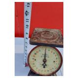 Vintage American Family Scale