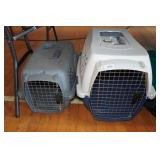 *2* Pet Kennels