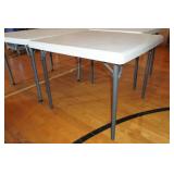 *2* Plastic Square Tables