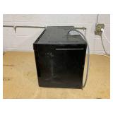 Samsung Over-the-Range Microwave 300 CFM Hood Ventilation | Auto Cook | 1.6 cu.ft.