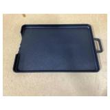 Kitchen HQ Cast Iron NS Baker L 18" x W 13" x H 1" (Handle Is Broken)