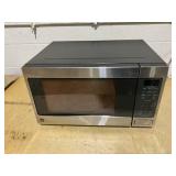 GE 1.6 Cu. Ft. Countertop Microwave Oven (Slightly Used)