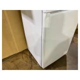 Vissani 18 cu. ft. Top Freezer Refrigerator DOE in White (Slightly Used, Transit Damage)