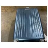 Samsonite Opto 3 Carry-On Spinner Exterior dimension - 22.5" L x 14.5" W x 9.5" H (Minor Transit Damage)