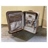 London Fog Chelsea 22 Lilac Expandable Hardcase Spinner Carry On Luggage Exterior Measurements: 22H x 15W x 10D Interior Measurements: 19H x 14W x 10D