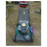 Yard Machine 21" 6 1/2 hp lawn mower. Self propelled. With bagger. Electric start. No battery included. Used condition. Tested & works. As shown.