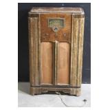 RCA Victor Antique Wood Cabinet Tube Radio Console