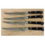 PTRY - J.A. Henckels Set of 4 Steak Knives with Wood Cutting Board