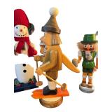 D - Set of 4 Vintage Nut Crackers including German Erzgebirge