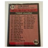 Tom Kelly Auto 1989 Topps #14 Minnesota Twins Baseball Card