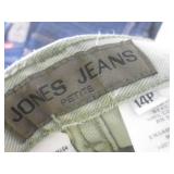 (CS) 5 Pair of Assorted Jeans - Wra...