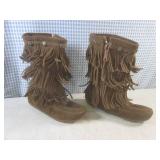 (CS) Pair of Minnetonka Leather Fri...