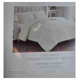 BellaRusso Ivory Dreams 3 Piece Queen Reversible Coverlet Set in Orig Pkg