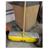 Industrial Snow Shovel with Wooden Handle