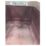 Plastic Pet Carrier with Metal Grate Door