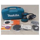 Makita BO5030 Random Orbit Sander with Accessories