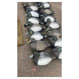 Set of 20 Duck Hunting Decoys with Mesh Carry Bag