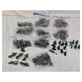 Mixed Lot of Vintage Plastic Toy Soldiers Army Men
