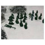 Mixed Lot of Vintage Plastic Toy Soldiers Army Men