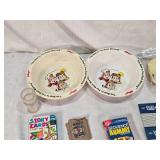 Assorted Vintage Collectibles including Kellogg