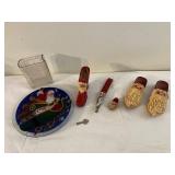 Vintage Christmas Decorative Items Lot - Santa Figurines & Plate