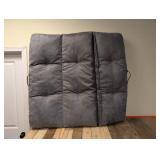 KIRKLAND SIGNATURE EXTRA LARGE SQUARE PET BED