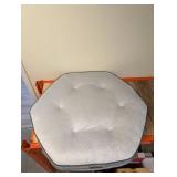 KIRKLAND SIGNATURE HEX EXTRA LARGE PET BED (GRAY)